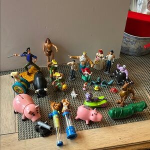 Lot of DISNEY Figurines and some Hanna Barbarra